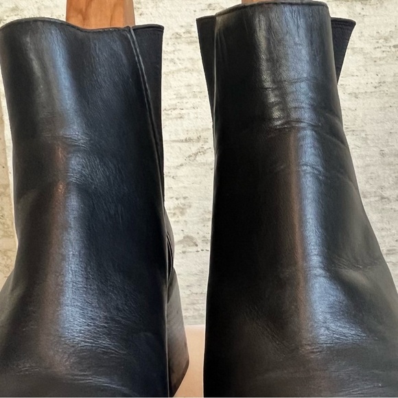 Clarks Women's Black Leather Chelsea Boots Sz 10 Block Heel 2.5" Square Toe - Picture 15 of 15